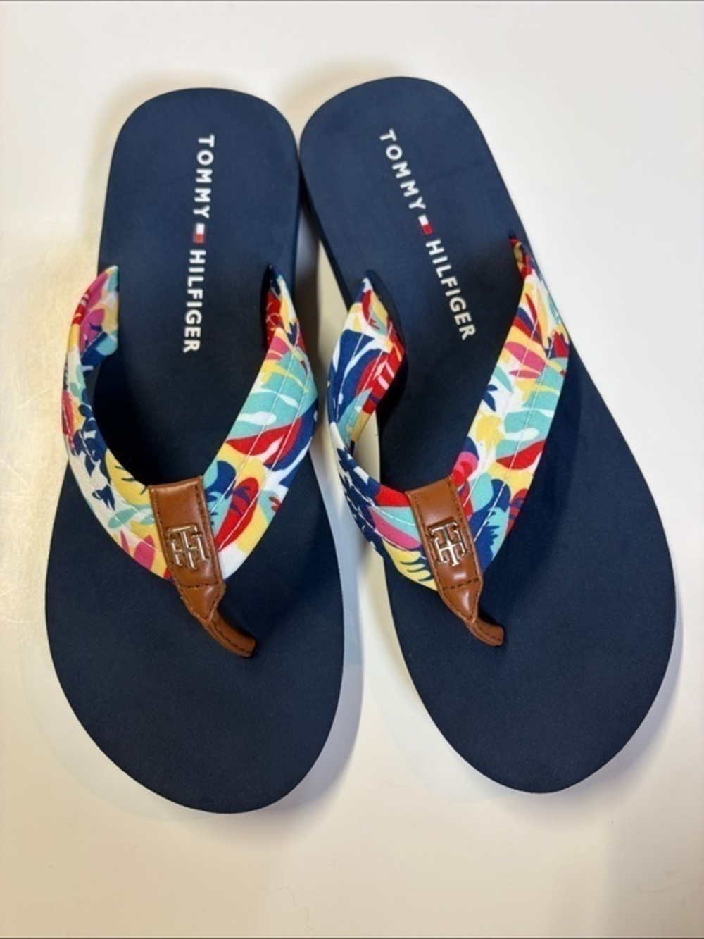 Tommy Hilfiger Flip Flops Navy Floral Thong Sandals Casual Beach Size 10